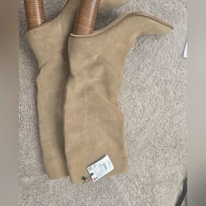NWT Zara taupe color boots